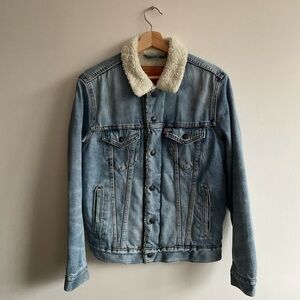 Levi's | Men’s Classic Sherpa Denim Trucker Jacket | Size S
